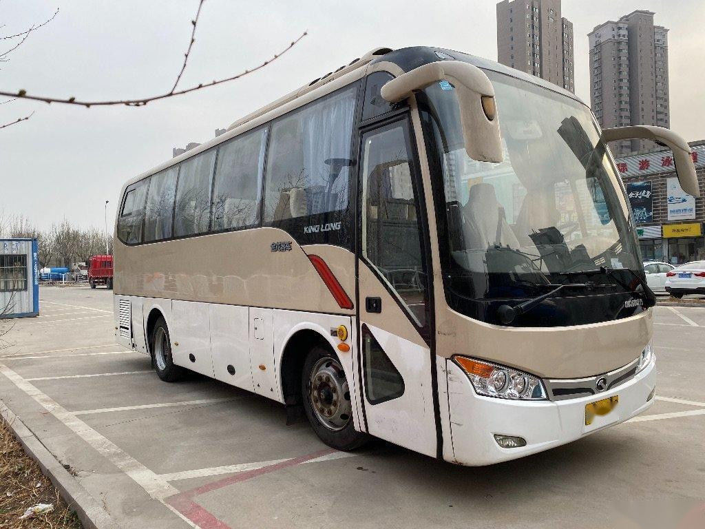 O modelo usado XMQ6802 32 do ônibus de Kinglong assenta o ônibus de excursão usado da mão esquerda do chassi a movimentação de aço