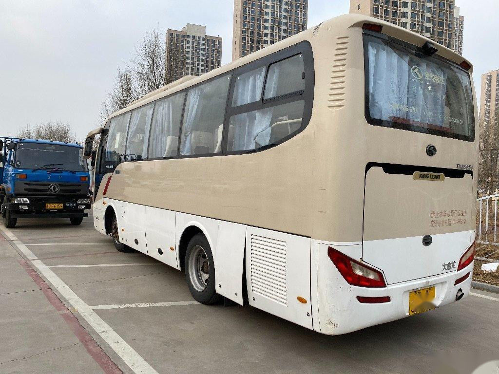 O modelo usado XMQ6802 32 do ônibus de Kinglong assenta o ônibus de excursão usado da mão esquerda do chassi a movimentação de aço