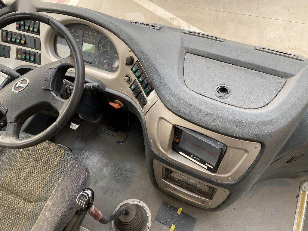 O modelo usado XMQ6802 32 do ônibus de Kinglong assenta o ônibus de excursão usado da mão esquerda do chassi a movimentação de aço
