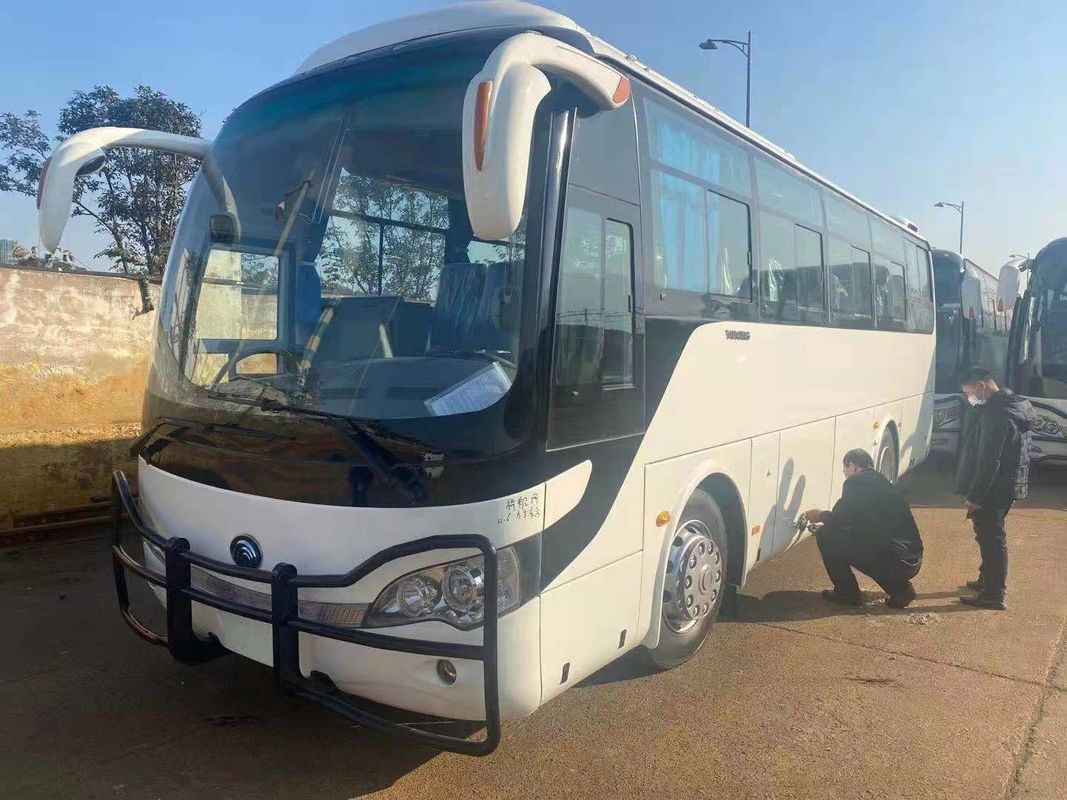 2012 anos Yutong usado diesel transportam 51 a cor branca dos assentos Zk6110 com amortecedor