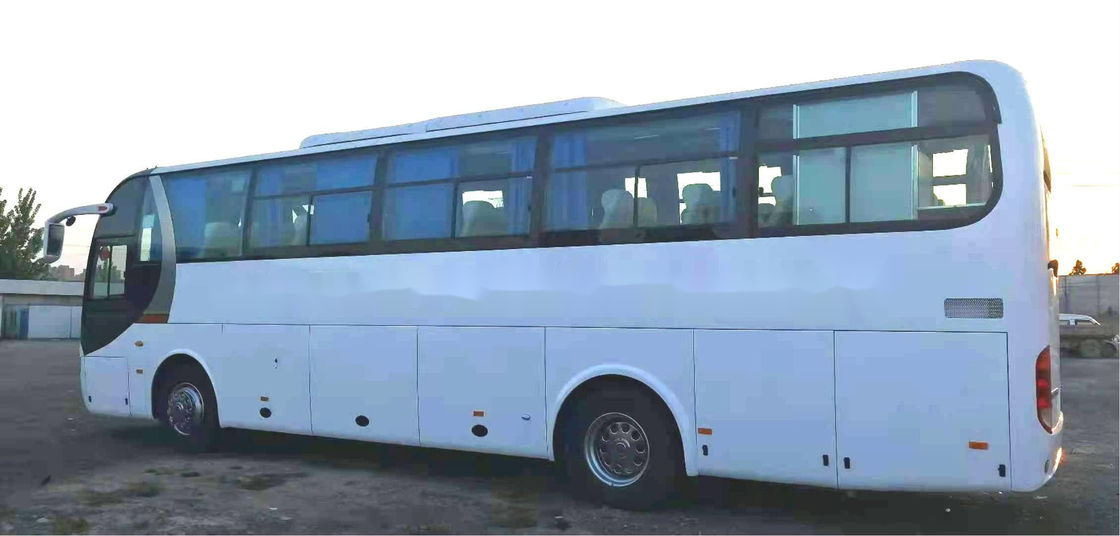 O chassi de aço usado assentos usado do ônibus de excursão do ônibus ZK6110 51 de Yutong saiu de portas dobro de direção