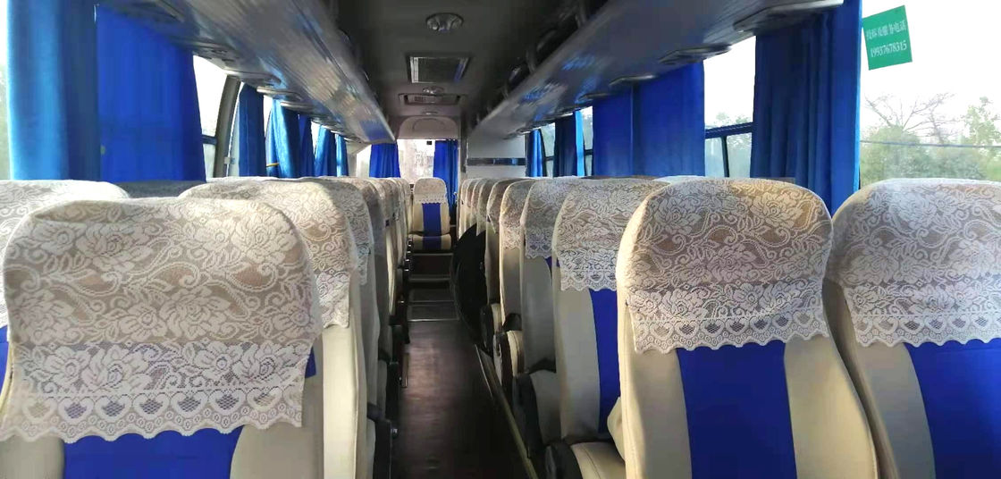 O chassi de aço usado assentos usado do ônibus de excursão do ônibus ZK6110 51 de Yutong saiu de portas dobro de direção