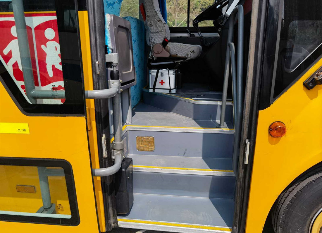 41 assentos Yutong usado 2014 anos transportam o motorista usado Steering No Accident do ônibus escolar LHD do motor diesel de ZK6729D