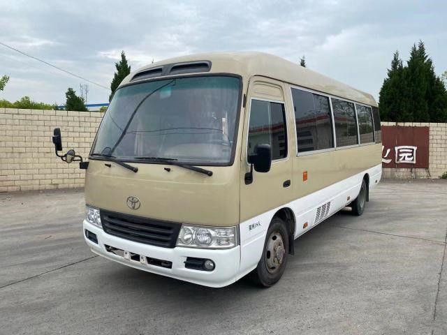 2011 o ônibus usado da pousa-copos do ano 18 assentos, LHD usou Mini Bus Toyota Coaster Bus com o motor de gasolina 2TR, direção esquerda