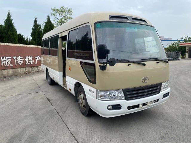 2011 o ônibus usado da pousa-copos do ano 18 assentos, LHD usou Mini Bus Toyota Coaster Bus com o motor de gasolina 2TR, direção esquerda