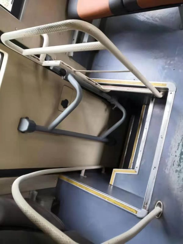 44 treinador usado ônibus usado assentos Bus de Yutong ZK6102D motores diesel da direção LHD do motor da parte dianteira de 2014 anos