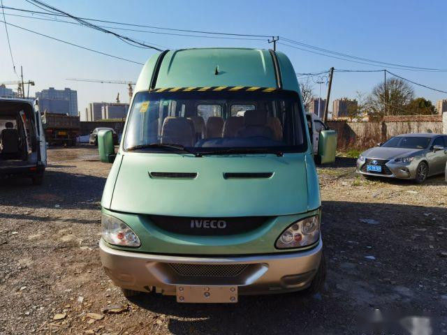Minibus usado de 17 lugares Marca 2.8T Motor diesel Portão elétrico Euro III