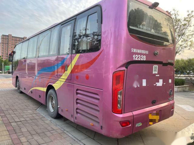 Euro de aço usado IV 270kw do motor de Yuchai do chassi dos assentos do modelo XMQ6113 51 do ônibus de excursão