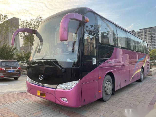 Euro de aço usado IV 270kw do motor de Yuchai do chassi dos assentos do modelo XMQ6113 51 do ônibus de excursão