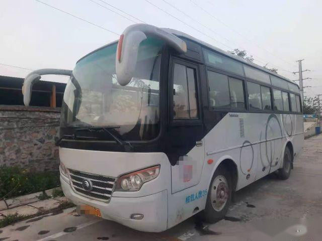 O Euro III Front Engine Yuchai 160kw dos assentos do tipo ZK6792D 35 de Yutong saiu da embalagem Nude de direção