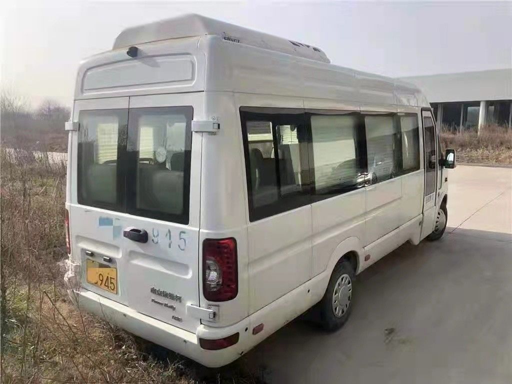 Ano usado e novo do tipo branco de Iveco do minibus 15 dos assentos 129Hp do diesel 2016-2017