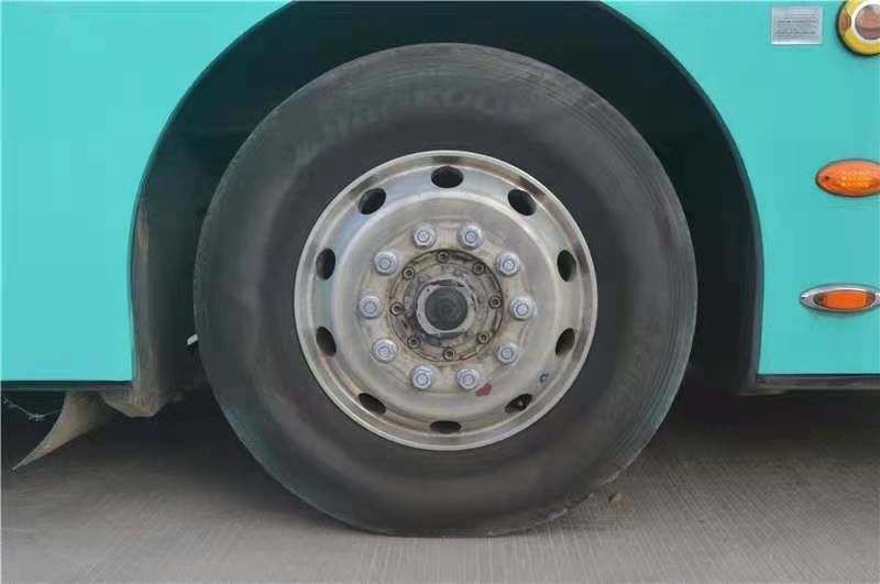 Os assentos usados de Zhongtong LCK6950 27/62 do ônibus da cidade usaram a caixa de engrenagens do Euro IV Qijiang de Bus 164kw do treinador