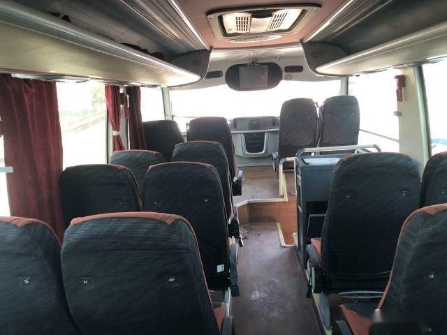 Esquerda traseira de vidro dobro usada do motor de 50 assentos do ônibus ZK6127 de Yutong que dirige portas dobro