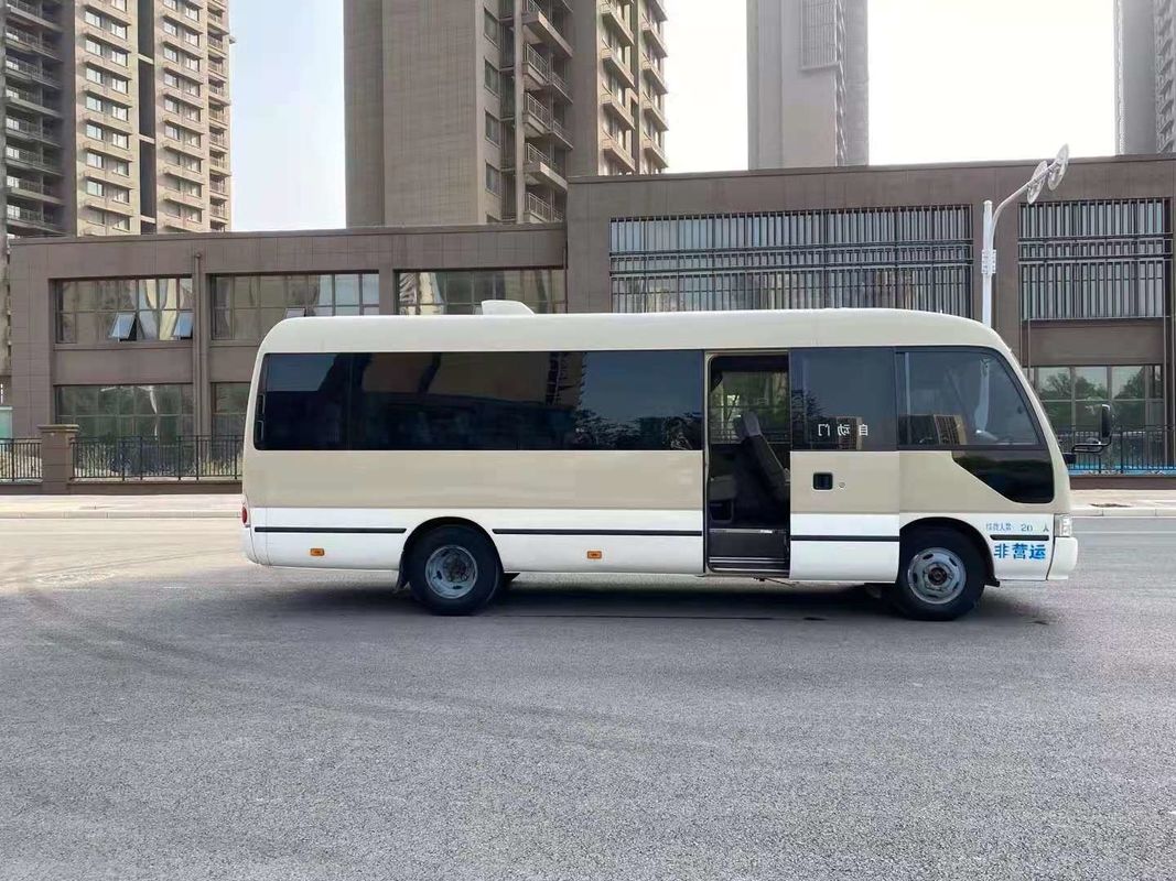 2015 o ônibus usado da pousa-copos do ano 20 assentos, LHD usou Mini Bus Toyota Coaster Bus com o motor de gasolina 2TR, direção esquerda