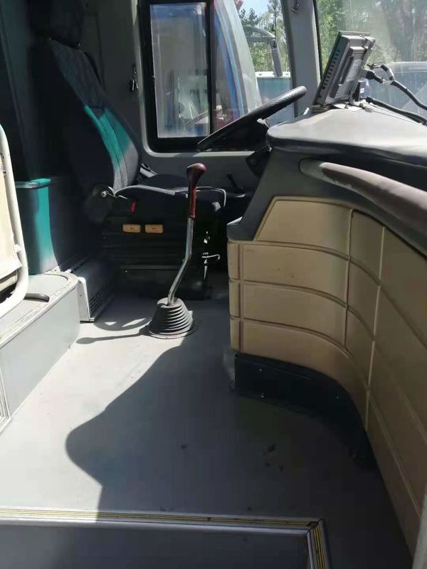 As portas dobro usadas da bolsa a ar do chassi 48seats do ônibus NEOPLAN de Youngman sairam motor traseiro do ônibus usado de direção do passageiro