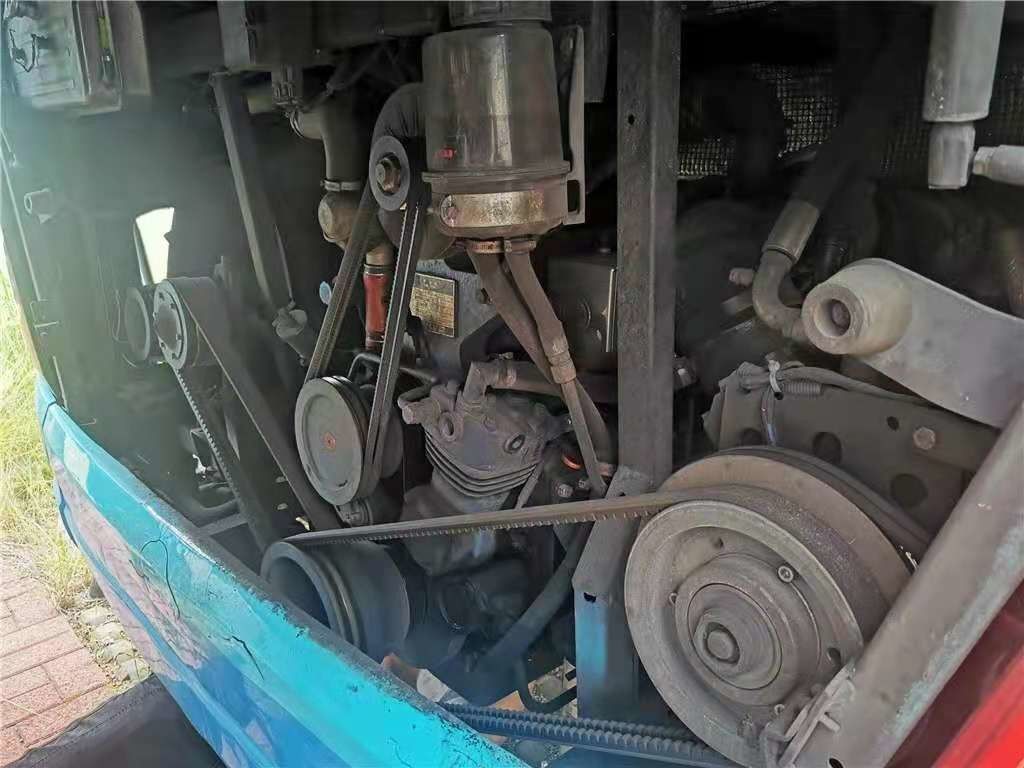O chassi traseiro usado da bolsa a ar do motor 336kw dos assentos WP.10 do ônibus ZK6122 49 de Yutong usou o treinador Bus