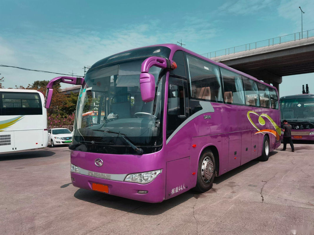 O ônibus usado XMQ6117 44 de Kinglong assenta o treinador da bolsa a ar das portas dobro do motor chassi traseiro/ônibus de excursão usados