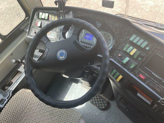 O ônibus usado SLK6873 39 de Sunlong assenta 2016 o treinador usado de aço traseiro Bus de Yuchai do chassi do motor diesel 162kw para África