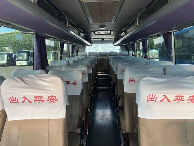 Os assentos usados de Bus ZK6908 38 do treinador sairam Yuchai de direção do Euro traseiro III do motor o chassi de aço ônibus usado de Yutong