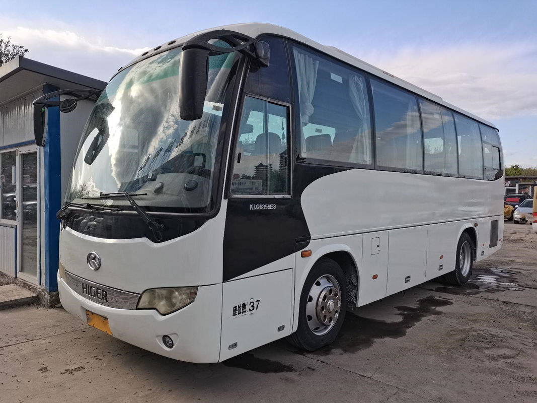 O ônibus mais alto usado KLQ6856 37 assenta boas condições traseiras da movimentação da mão esquerda do motor de Yuchai do chassi de aço com C.A.