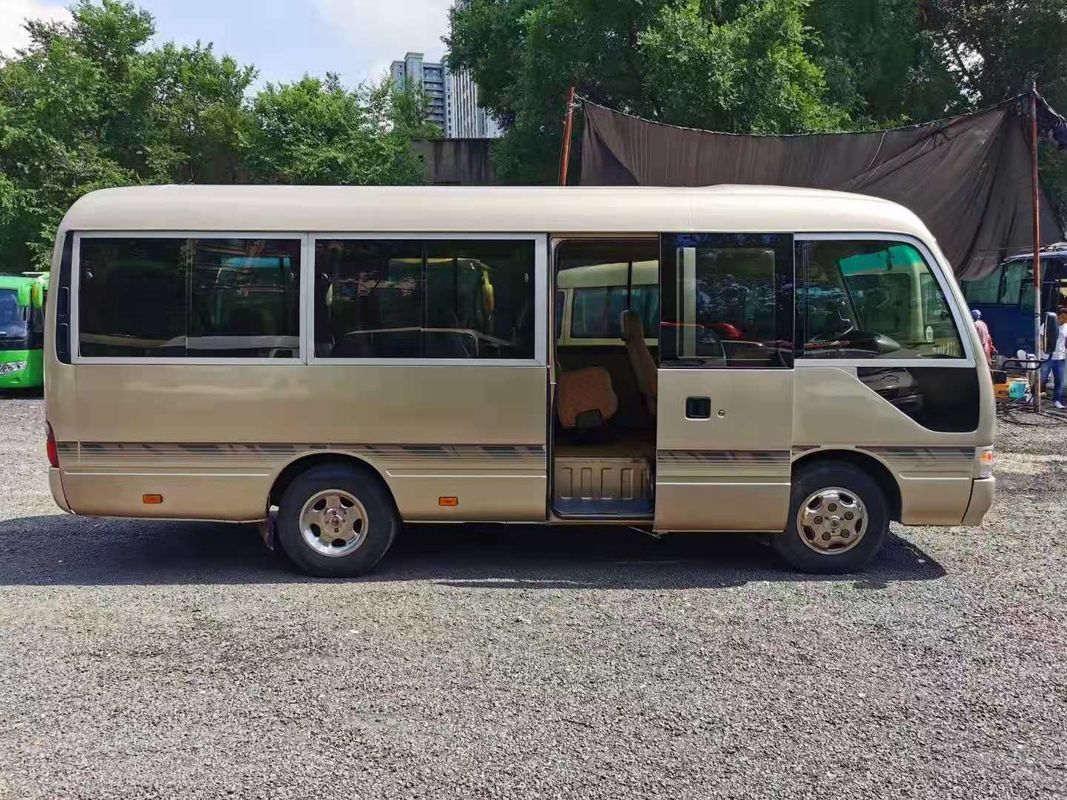 O ônibus usado 23 assentos da pousa-copos usou Mini Bus Toyota Coaster Bus com o motor de gasolina 3RZ direção da mão esquerda de 2012 anos