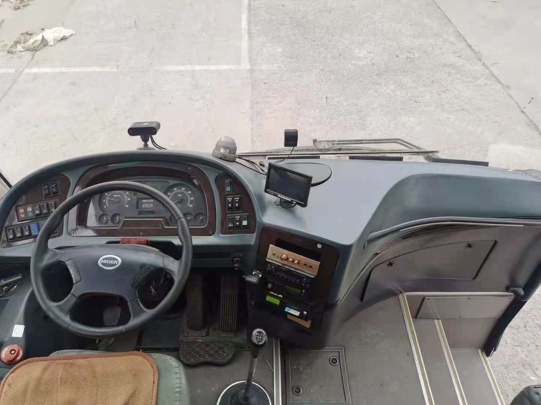 O motor traseiro usado 140kw de Yuchai de uns assentos mais altos do ônibus KLQ6808 35 usou quilômetro de Bus Steel Chassis do treinador o baixo
