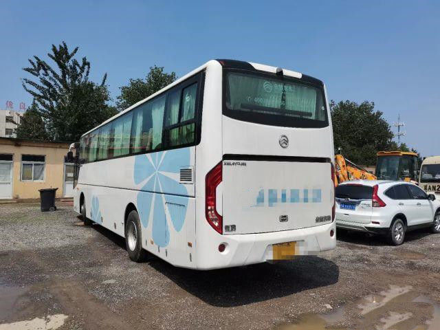 Dragon Bus dourado usado XML6113J 51 assenta o chassi de aço o Euro usado V do motor 197kw de Yuchai do ônibus de excursão