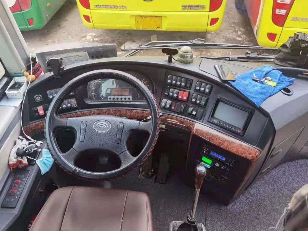 O ônibus usado ZK6122 49 de Yutong assenta o motor traseiro usado de aço da movimentação WP.10 da mão esquerda do ônibus do passageiro das portas dobro do chassi