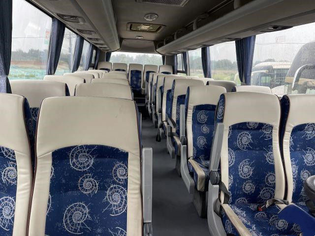 O ônibus usado XMQ6859 37 de Kinglong assenta o ônibus de excursão usado do Euro do motor da parte traseira de Yuchia da porta do chassi único III de aço