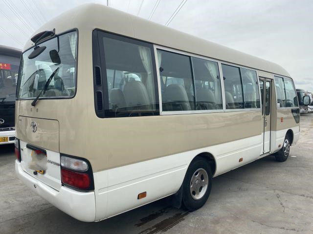 Toyota usou o ônibus da pousa-copos para a movimentação da mão esquerda dos assentos do motor 108KW 23 de África Gaosilne 2TR