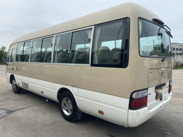 Toyota usou o ônibus da pousa-copos para a movimentação da mão esquerda dos assentos do motor 108KW 23 de África Gaosilne 2TR