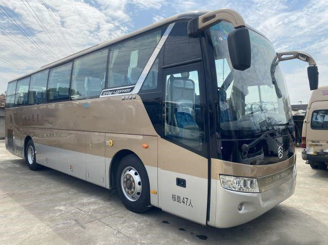 As únicas portas usadas do motor traseiro dourado de Dragon Bus XML6103 47seats 171 usaram o treinador Bus