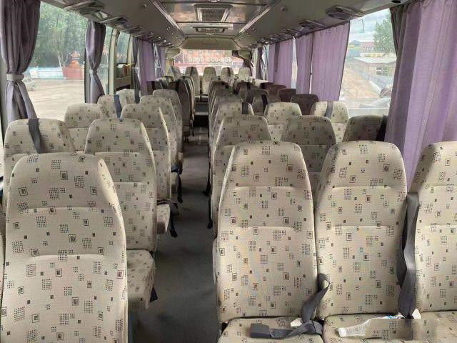 De Yutong do tipo ônibus usado de Yutong do passageiro do Euro de Yuchai do motor das portas dobro do ônibus 54seats da mão em segundo IV traseiro diesel