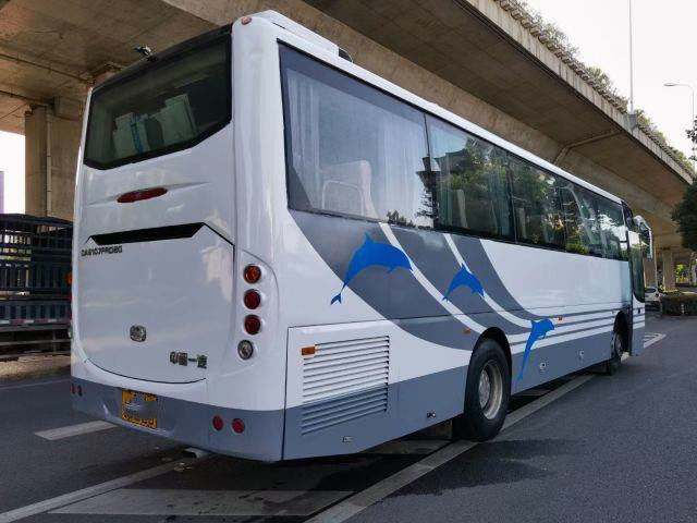 O ônibus de Faw & o treinador AC6107 usaram quilômetro do motor 162kw dos assentos CA6 de Bus 46 do treinador o baixo de alta qualidade