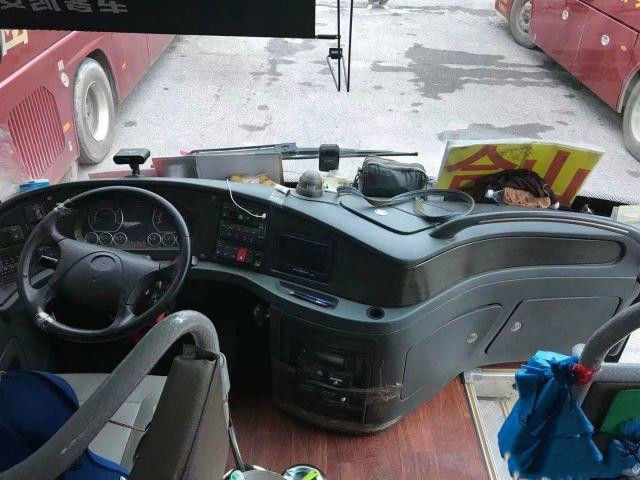 Ônibus usado baixo quilômetro usado tipo do passageiro do motor de Yuchai do chassi da bolsa a ar dos assentos do ônibus de excursão HFF6909 de Ankai 38 para África