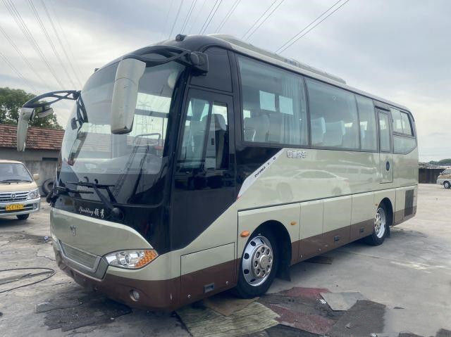 Ônibus grande usado 2+2layout da capacidade dos assentos novos do motor da parte traseira de Yuchai do chassi da bolsa a ar do tipo 35seats de Zhongtong do ônibus de excursão