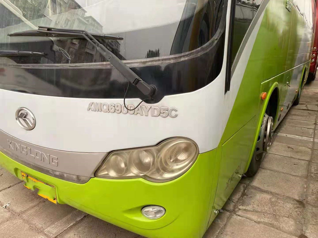 O ônibus usado XMQ6900 de Kinglong usou a direção esquerda do chassi de aço do Euro III do motor 180kw de Yuchai dos assentos do ônibus de excursão 39