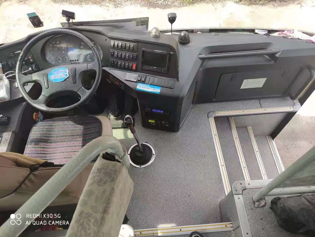 O ônibus usado ZK6107 de Yutong usou as portas dobro dos assentos do ônibus 41 do passageiro usadas quilômetro de Bus Steel Chiassis do treinador baixo
