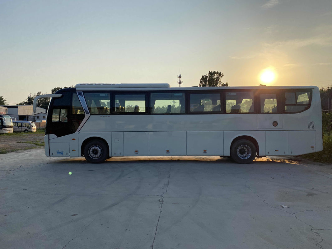 Ônibus usado luxuoso 12meter LHD do passageiro das portas dobro dos assentos de Bus Golden Dragon XML6122 52 do treinador do novo tipo