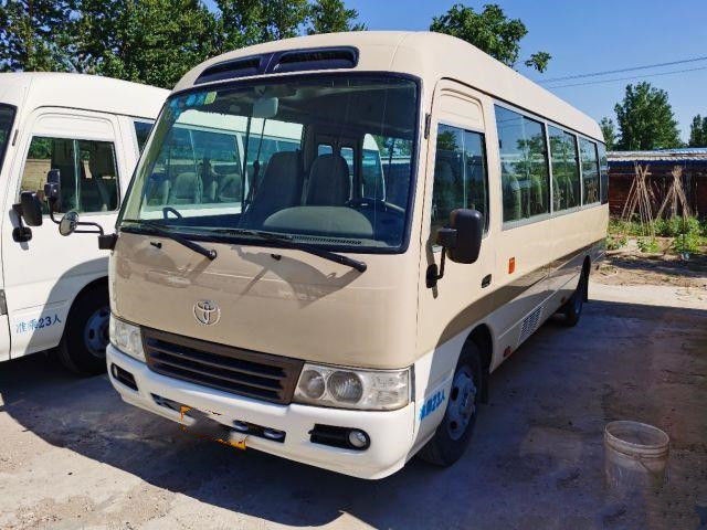 Gasolina luxuosa usada LHD 2017 das mesas dos assentos da pousa-copos 17-30 Seater de Toyota feita em Japão