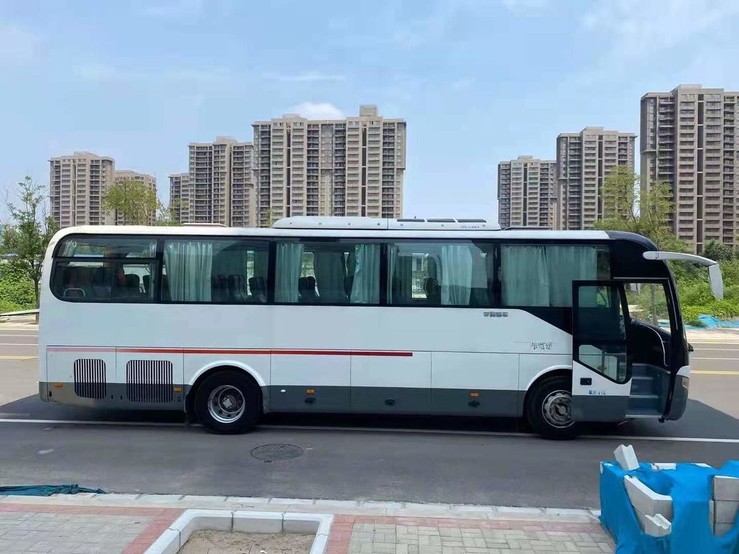 47 treinador usado ônibus usado assentos Bus de Yutong ZK6107 2009 direção LHD do ano 100km/H NENHUM acidente
