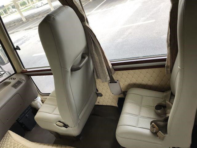 Dourado branco da pousa-copos da segunda mão do ônibus para a pousa-copos conservada em estoque de Negeria LHD Mini Bus Diesel Promition Price Toyota
