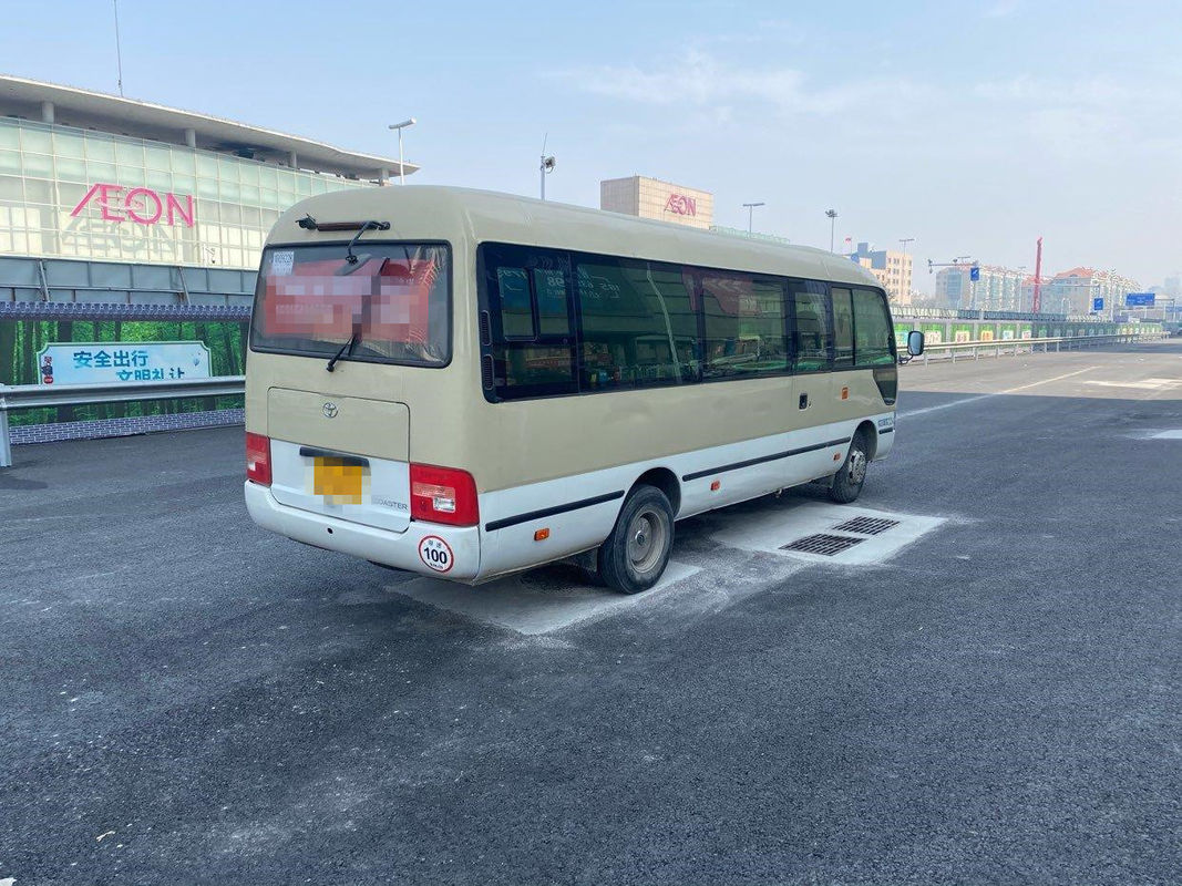 22 assentos direção da mão esquerda de 2012 anos usaram o motor de gasolina do ônibus 2TR da pousa-copos de Toyota
