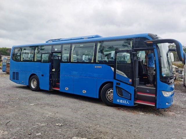 Kinglong usou o ônibus Toyota do ônibus XMQ6110 Hiace 48 assentos para portas dobro de preço de venda