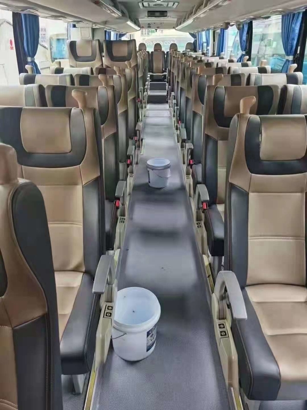 O ônibus usado 2018 anos Yutong usou a cor dourada diesel do A/C do apoio do ônibus Zk6122 50 Seat Lhd da viagem