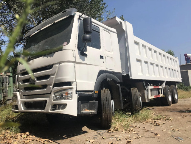 Multi modo usado Sinotruk Howo 375Hp Tipper Truck da movimentação do caminhão 8x4 de Howo Drump das cores