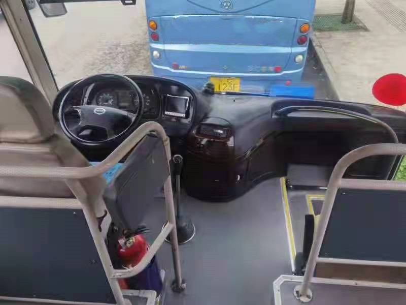 Ônibus mais alto no ônibus usado longo da pousa-copos de Toyota da disposição dos assentos RHD Front Engine 2+3 de Buses 65 do treinador de Tanzânia KLQ6129 Yutong