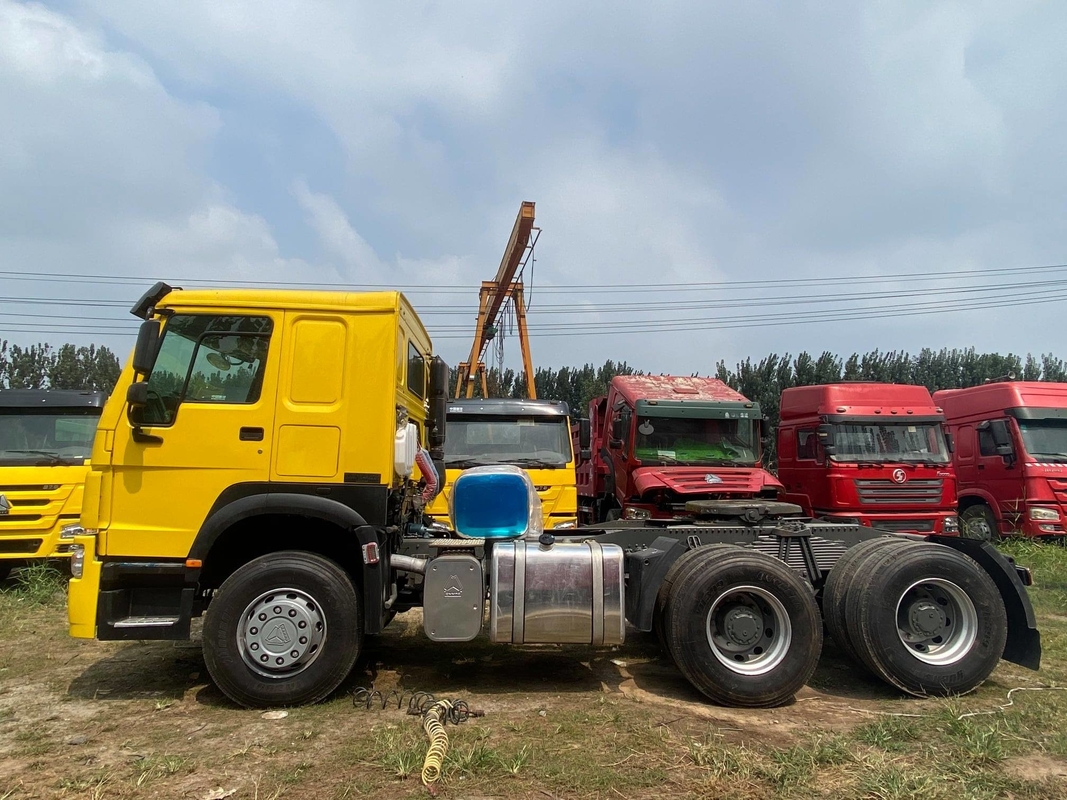 Cabeça usada do trator de Howo da mão do caminhão 6*4 segundo do trator de HOWO 375hp com boas condições