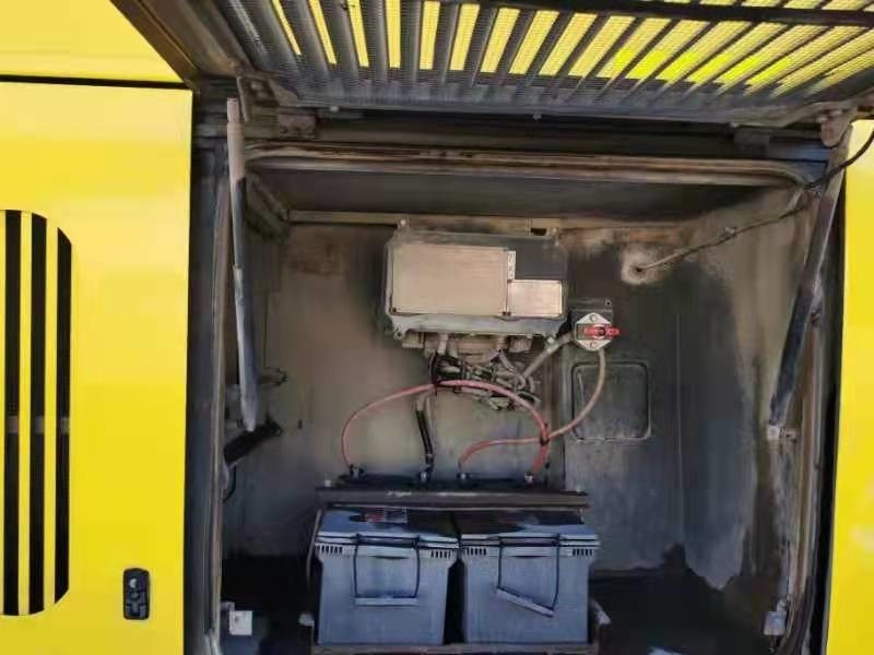 O ônibus usado Zk6110 60 de Yutong assenta o treinador da excursão da disposição LHD do motor 2+3 da parte traseira de Yuchai