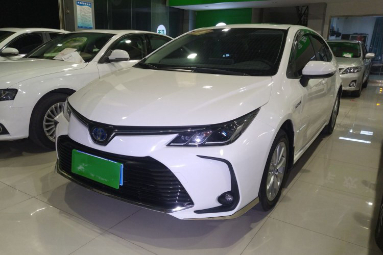 Veículo usado de New Energy do carro de Corolla com o carro branco do sedan das portas da cor 4 dos assentos do pioneiro 5 de Corolla 20191.2T S-CVT
